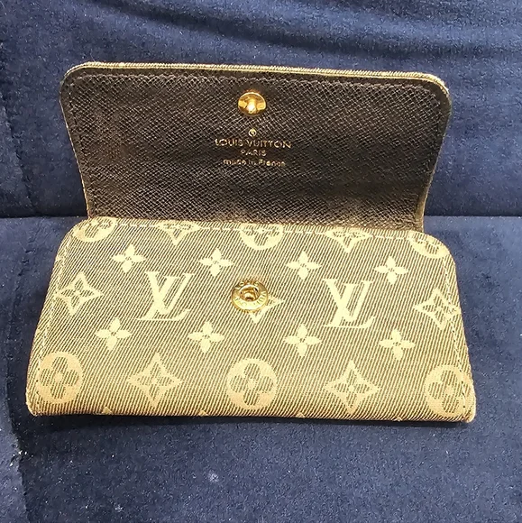 Authentic LOUIS VUITTON Monogram Idylle Multicles 6 Key Case M62992 Navy & Gray - Picture 7 of 13